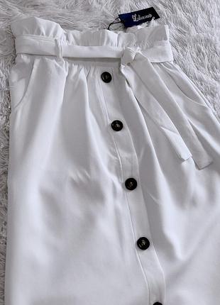 Белая стильная юбка с пуговицами lovive verte