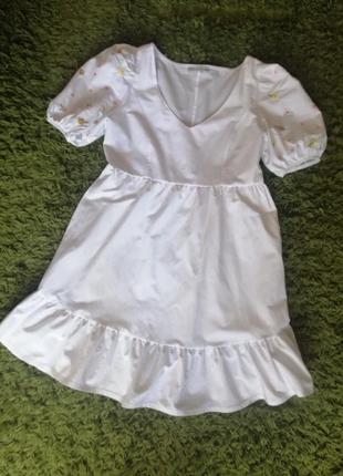 Гарне літнє плаття в ідеальному стані, розмір м