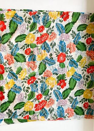 Платок на шею или голову в цветах хлопок