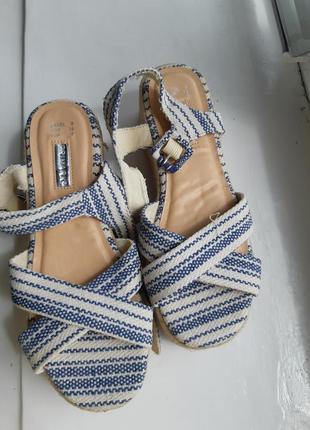 Босоніжки primark