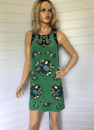 Шелковое платье с вышивкой