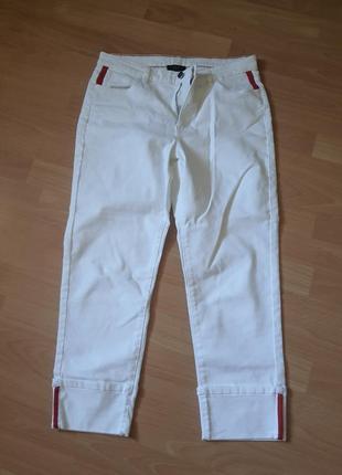 Білі джинсы