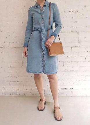 Джинсова сукня під пояс