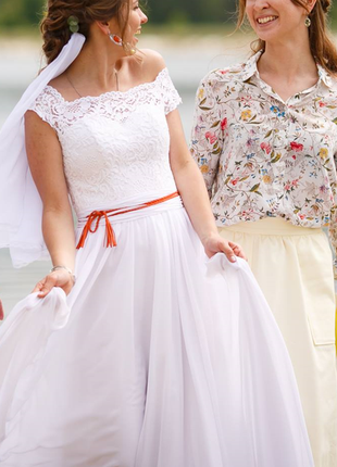 Легке повітряне весільне плаття5 фото