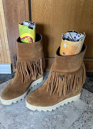 Замшевые ботинки на платформе