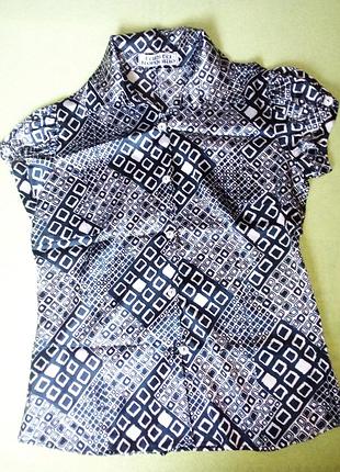 Класна річна блузка