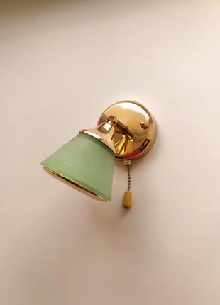 Бра светильник на стену с поворотным плафоном