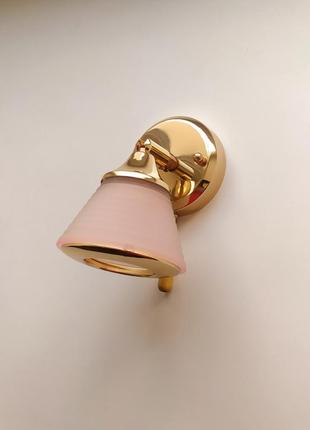 Бра светильник на стену с поворотным плафоном