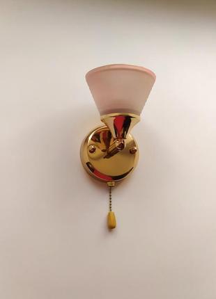 Бра светильник на стену с поворотным плафоном