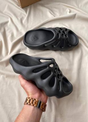 Тапки тапочки yeezy 450 slide 'black' шльопанці