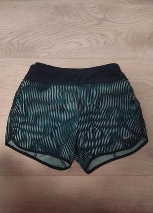 Оригінальні жіночі шорти nike