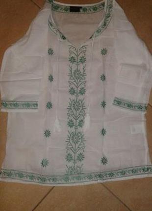 Нова блузка з смарагдовою вишивкою4 фото