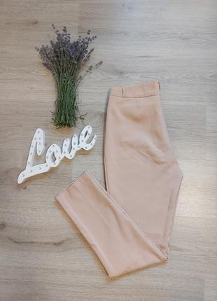 Легкі літні штани в стильному бежевому кольорі