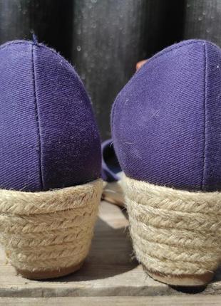 Легкі, комфортні босоніжки mustang