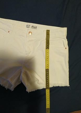 Шорти джинсові, білі, 44 р8 фото
