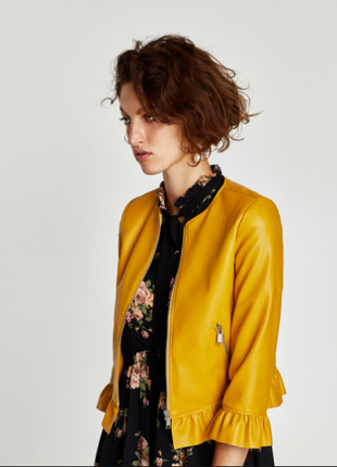 Стильная куртка zara