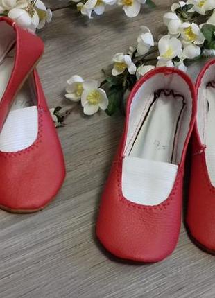 Качественные красные чешки, все размеры с 11см по 30см