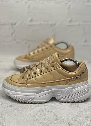 Женские кроссовки adidas