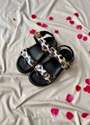 Женские чёрные кожаные босоножки в стиле dior sandals ‘leopard’