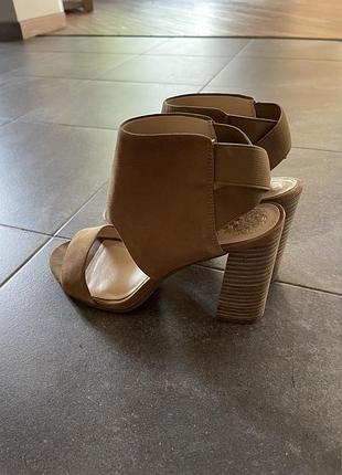 Шкіряні босоніжки, vince camuto дуже м'яка які та зручні