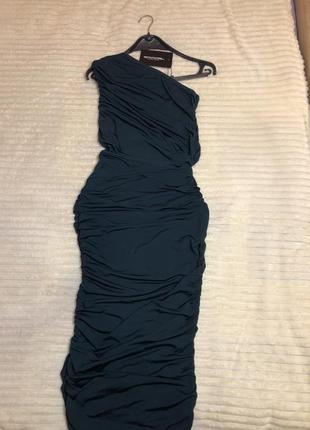 Длинное облегающее платье на одно плечо3 фото