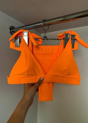 Оранжевый неоновый купальник треугольник на завязках с плавками высокими завышенными на резинках