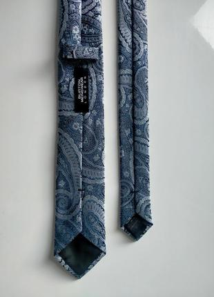 Узкий синий галстук с узором burton
