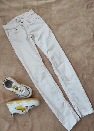 Білі джинси l.o.g.g.