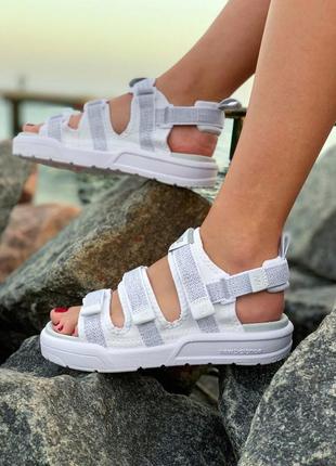 Жіночі сандалі new balance sandals білі рефлектив3 фото