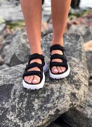 Женские сандалии fila black white sandals черные с белым / smb9 фото