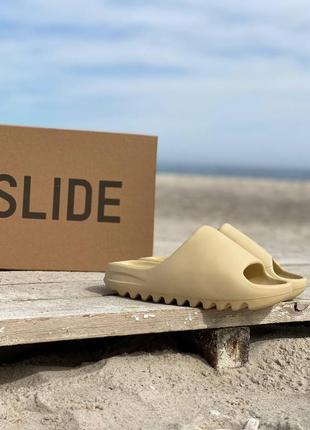 Жіночі шльопанці adidas girl yeezy slide desert sand знижка sale2 фото