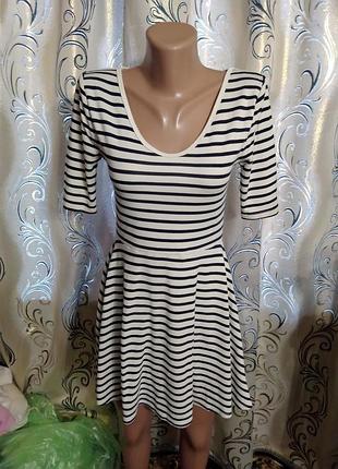 Стильна сукня у полоску forever 21