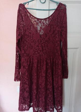 Шикарное кружевное платье красивая спинка