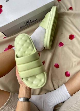 💚 жіночі оливкові шльопанці balenciaga puffy slides на весну літо осінь | жіночі оливкові шльопанці тапочки на весну літо осінь