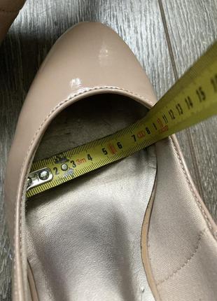 Marks & spencer 5.5/38.5рр, 25см бежевые лаковые туфли лодочки на каблуке шпильке5 фото