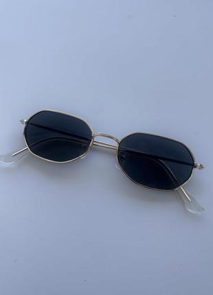 Сонцезахисні окуляри