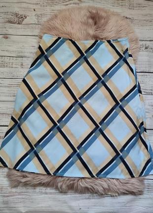 Яскрава літня спідниця-міді