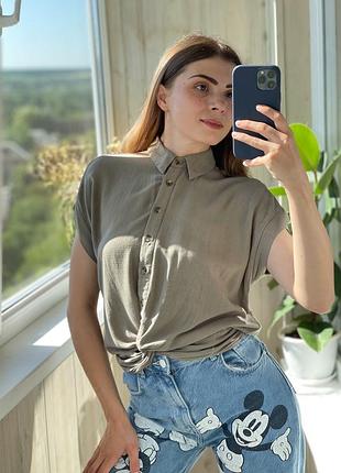 Легенькая укороченная рубашка хаки из вискозы 1+1=3