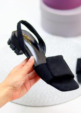 Стильні жіночі чорні босоніжки екозамша