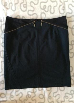 Дуже класна чорна спідниця