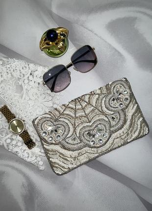 Неймовірно гарний клатч