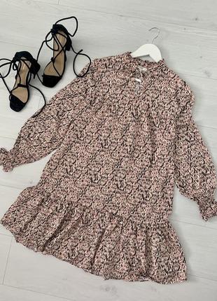 Красиве плаття з натуральної тканини