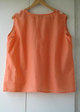 Лёгкая тонкая хлопковая блуза с прошвой кораллового цвета2 фото