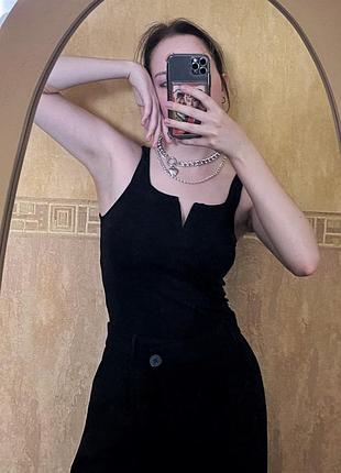 Боді з гарним вирізом