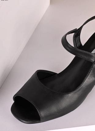 Стильні жіночі босоніжки 35-405 фото