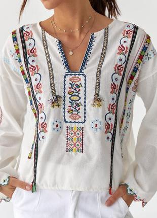 Жіноча вишиванка