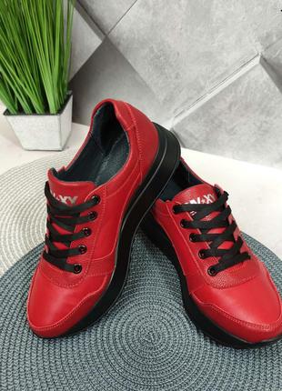 Красные кожаные женские кроссовки4 фото