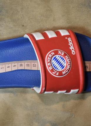 Шльопанці сланці adidas slippers adilette fc bayern münchen. італія. оригінал. 37 р./23 див.4 фото