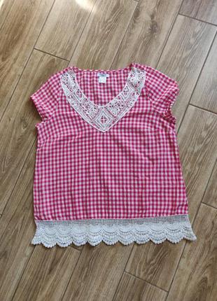 Гарна білорожева блуза з мереживом, оверсайз