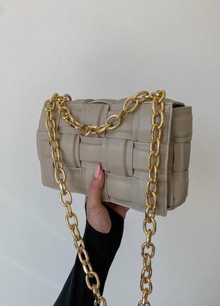 Сумка b. veneta the chain cassette light beige2 фото